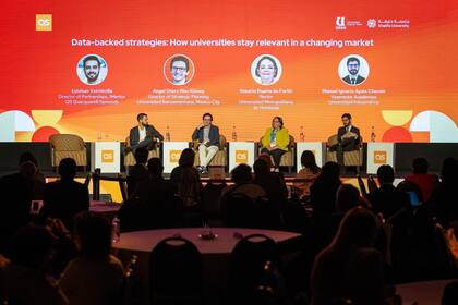 Veintimilla, Otero Mac Kinney y Ayala Chauvin debatieron sobre el futuro de las universidades