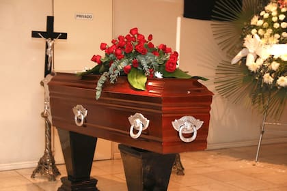 Los restos de Enrique Pinti fueron velados esta mañana en el Multiteatro, sus restos fueron trasladados luego al cementerio Memorial, en Pilar