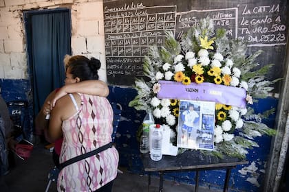El velatorio de Máximo Jerez, niño de 11 años que murió al quedar en medio de una balacera en Rosario