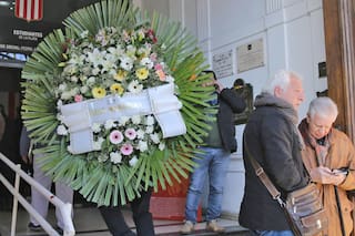 El adiós a Brown. Una despedida repleta del cariño del fútbol en La Plata