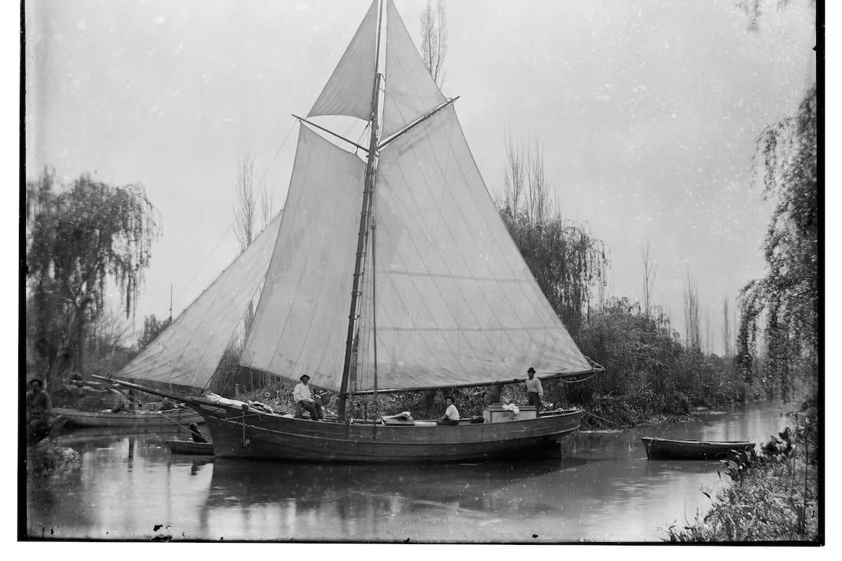 Velero “El incrédulo argentino" de Eulogio Sierra. Boca del arroyo Espadaño, Delta del Paraná, por Juan S. Müller, 1888