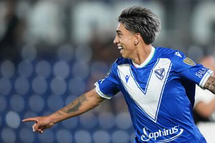 Vélez fue de los argentino de mejor performance: goleó en su visita a Paraguay