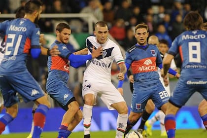 Vélez se lo empató a Tigre sobre el final