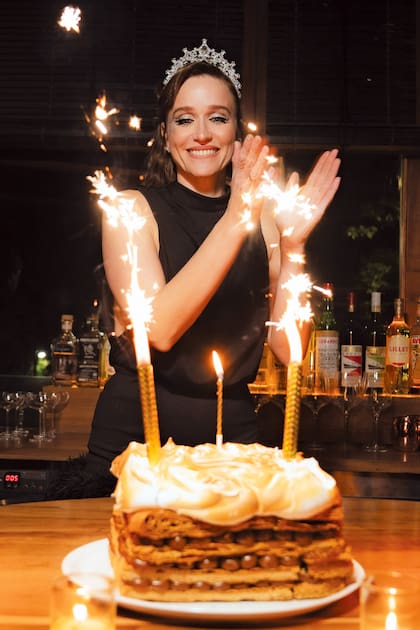 Velitas, bengalas y tiara a la hora de pedir los tres deseos
