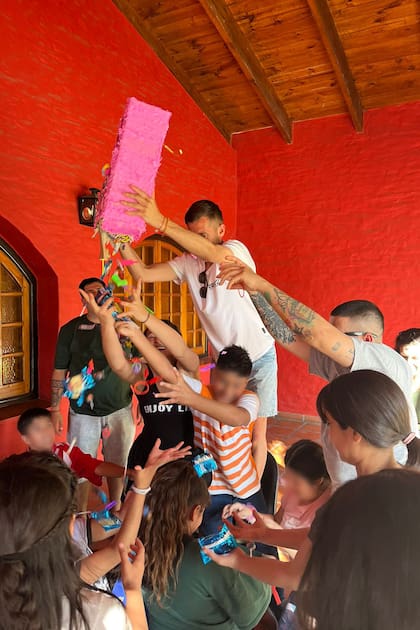 "Vemos que se sienten más seguros desde que empezamos a festejar sus cumpleaños", cuenta Camila