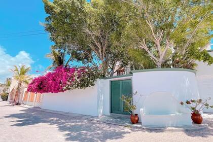 Venden la casa de Juan Gabriel en Sonora, México