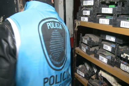 Vendían repuestos por un millón de dólares