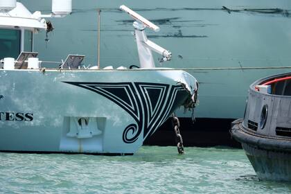 Cuatro personas que viajaban en el "River Countess" resultaron heridas