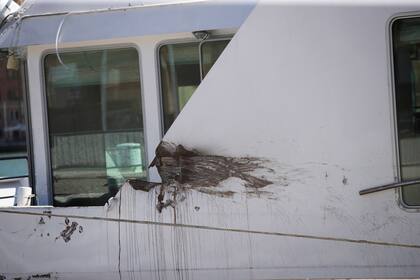 La mole sin control chocó contra otro barco más pequeño