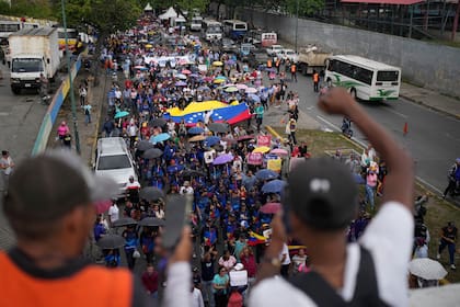 Venezolanos afines al oficialismo piden en las calles la libertad de Maduro y su esposa