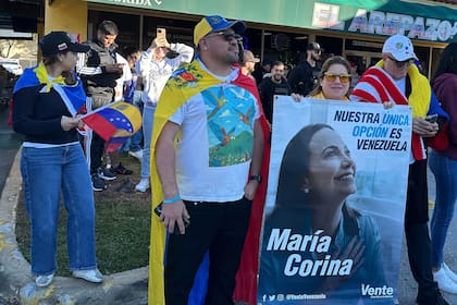 Venezolanos celebran en Doral, Florida, la captura de Nicolás Maduro