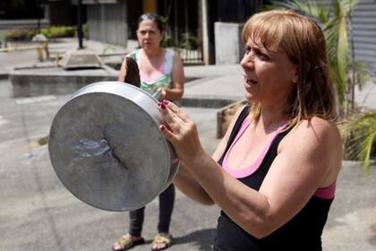 Venezuela, donde los ciudadanos protestan contra la falta de servicios básicos como la electricidad, encabeza la lista de los países más desdichados