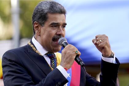 Venezuela: Maduro, "soy el presidente, me han secuestrado"