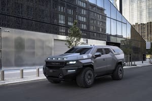 Vengeance: así es el nuevo SUV con espejos retrovisores que emiten gas pimienta