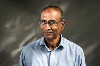 Venki Ramakrishnan: “Nuestros cerebros parecen haber desarrollado un mecanismo de protección con la muerte”