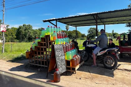 Venta de combustible argentino en el municipio de Nanawa, vecino de Asunción