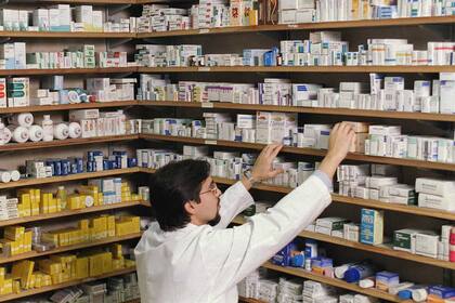 Hay fármacos con precios que se cotizan en dólares y alteran la economía doméstica