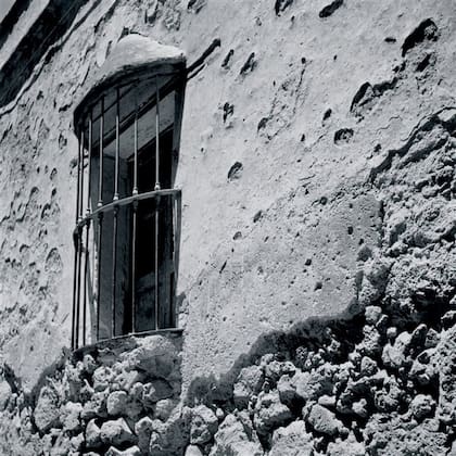 Ventana del pueblo: Rulfo recorrió el ancho mapa de su país por paisajes desolados, inspirado por su pasión por la fotografía