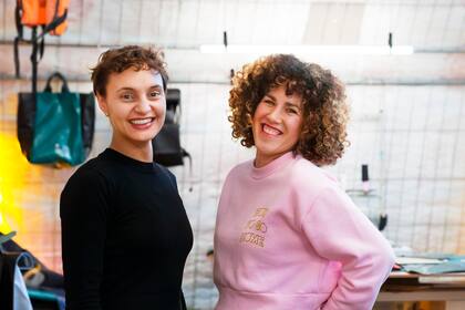 Vera Günther y Nora Azzaoui llamaron Mimycri a su emprendimiento, que refiere proviene a la capacidad de las especies animales de mimetizarse con la naturaleza para protegerse de los depredadores
