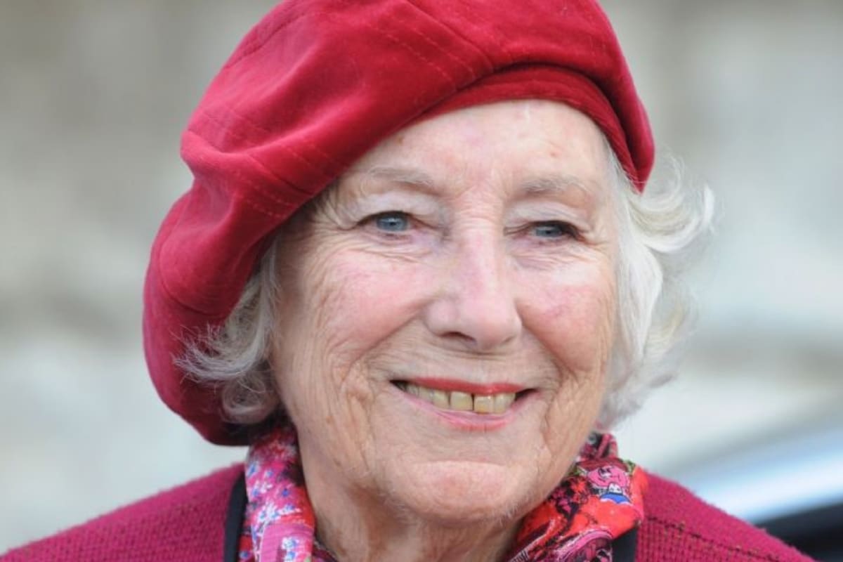 Vera Lynn, la mujer que motivó a las Fuerzas Armadas y fue musa de Pink Floyd, falleció a los 103 años
