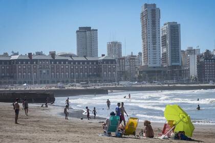 Verano: empezó la temporada y en la costa se ilusionan con el fin de semana largo