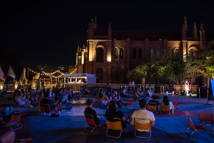 Verano porteño: charlas y música en la terraza del Centro Cultural Recoleta