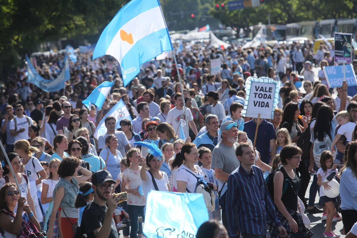 Verdes versus celestes: las organizaciones se preparan para movilizarse en modo pandemia