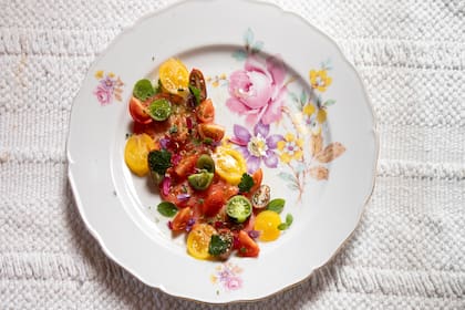 Verduras de la huerta en los platos.