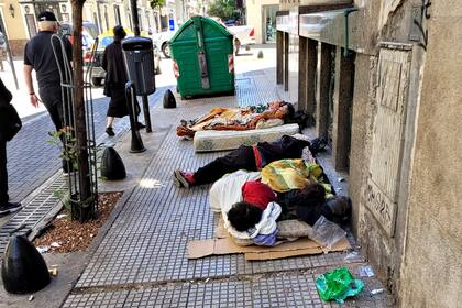 Veredas porteñas ocupadas por personas en situación de calle