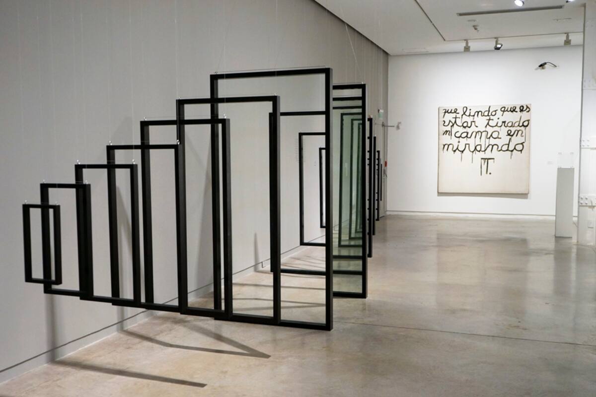 Verificación esquemática, realizada y destruida en 1968 y reconstruida en 1998, exhibida con obra de Federico Manuel Peralta Ramos durante la muestra La paradoja en el centro (2015), en el Museo de Arte Moderno de Buenos Aires