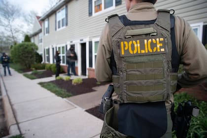 Verificar un proceso de deportación en Florida sigue el mismo procedimiento que en el resto de EE.UU.