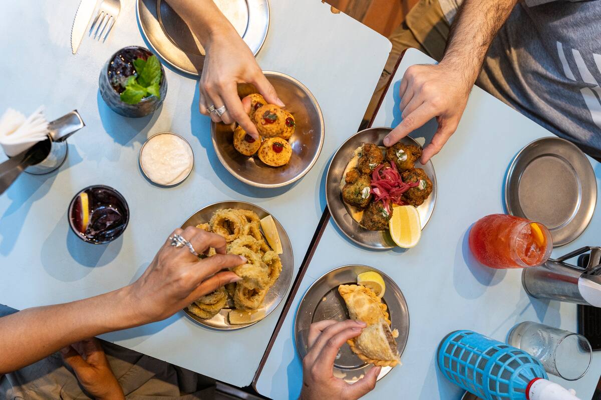 Vermut y platitos en Sifoncito