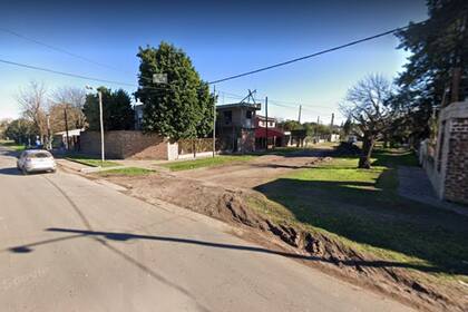 Vernier y Presidente Rivadavia, en Longchamps, a metros de donde mataron a un exprefecto para robarle la moto