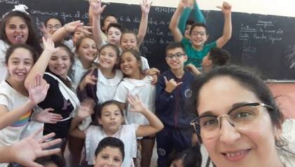Vero es una apasionada de dar clases y de pasar tiempo con sus alumnos.
