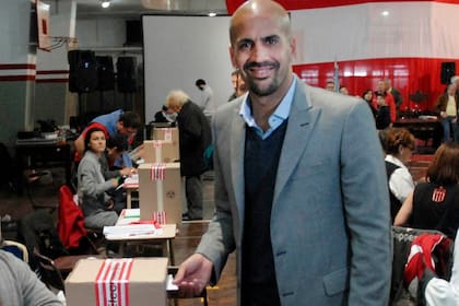Verón emite su voto