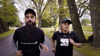 Verónica Bargas y Sebastián Medina en la maratón de Queenstown