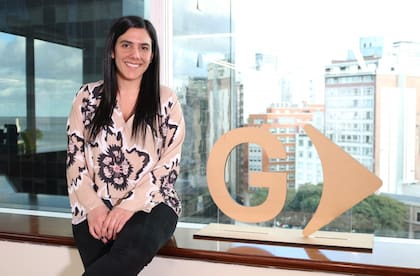 Verónica Giménez: "La hiperespecialización responde a la tendencia a especializarse cada vez más en un área de conocimiento o actividad particular, llegando a un nivel muy profundo y detallado en un campo específico"