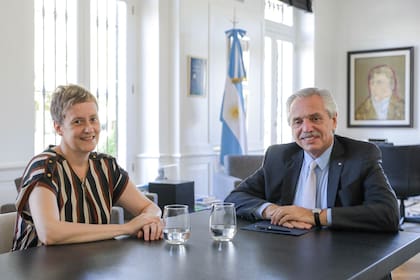 Verónica Gómez, flamante titular de la Oficina Anticorrupción, y Alberto Fernández, hoy, en Olivos