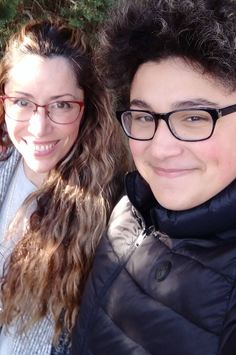 Verónica, junto a sus hijos.
