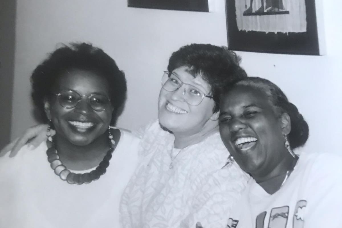 Verónica junto a sus amigos de Baha'i Faith, la comunidad espiritual que integra desde 1982