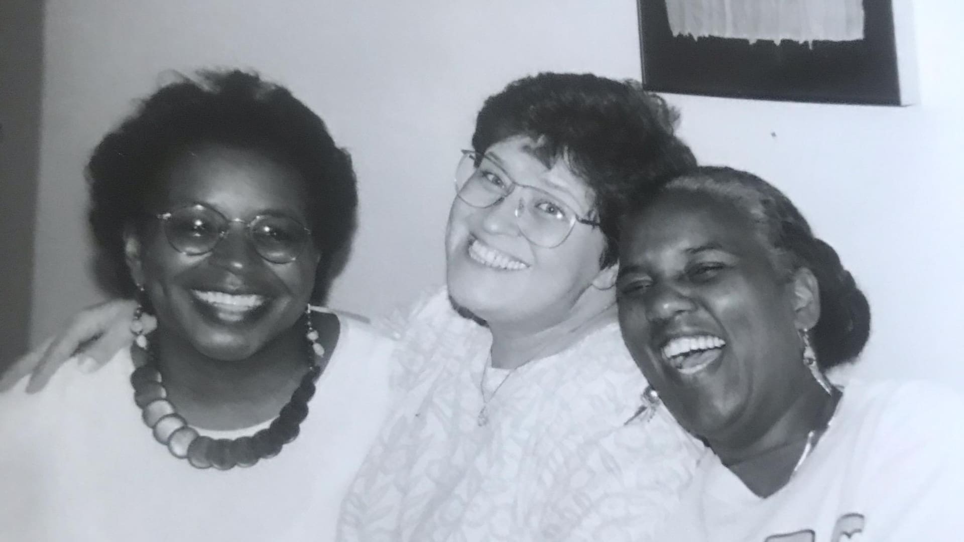 Verónica junto a sus amigos de Baha'i Faith, la comunidad espiritual que integra desde 1982