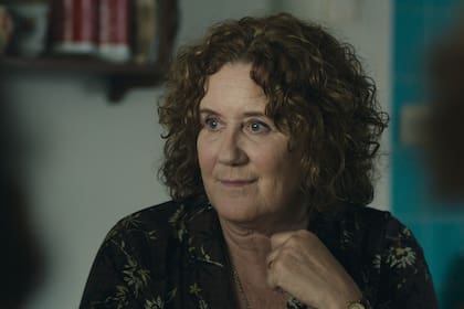Verónica Llinás en la piel de Azucena Villaflor