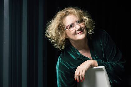 Verónica Llinás se pone en la piel de Ignacia, una actriz que se autopercibe icónica, diva, una “ex-estrella”, en Antígona en el baño