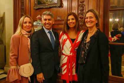 Veronica Zoani de Nutting , Daniel Ozán, Andrea Benítez de Coelho y Silvia Braun Peña.