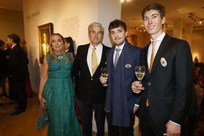 Verónica Zoani de Nutting y Bill Nutting, en familia