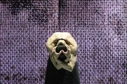 "Vertical", obra de Oscar Araiz