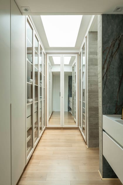 Vestidor hecho a medida (Carpintero Luis Mastronardi).