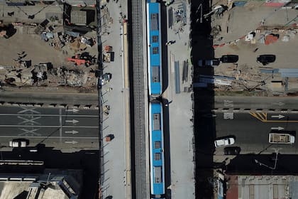 El viaducto Belgrano Sur, que pasa por arriba de la Avenida Sáenz