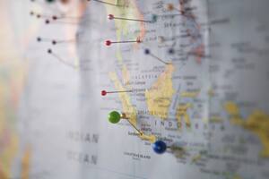 Viajar por el mundo con poco dinero es posible gracias a las alternativas modernas y un hombre estadounidense lo demostró