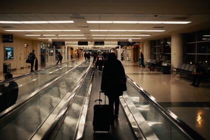 Viajar requiere de mucho cuidado, más si es a través de un aeropuerto de Estados Unidos